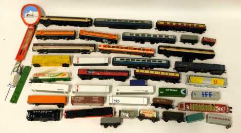 OO gauge carriages, etc., to include Lima, Airfix, etc. (1 box)