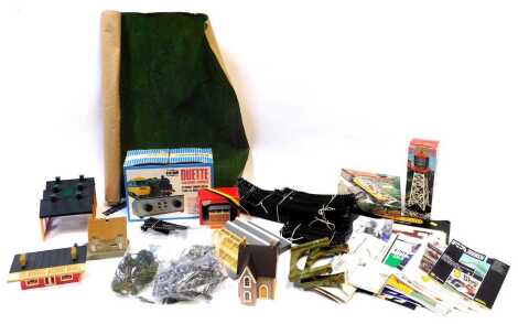 OO gauge accessories, to include track, Hornby signal box, a Tracksiders Bedford blinking light water tower, a Duette transformer controller, etc. (1 box)WARNING! This lot contains untested or unsafe electrical items. It is supplied for scrap or re-condit