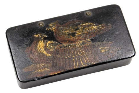 A 19thC papier mache snuff box, decorated to the lid with birds, 9.5cm wide.