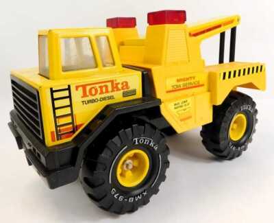 A Tonka Mighty Tow Service truck, 25cm high, and another. (2) - 5