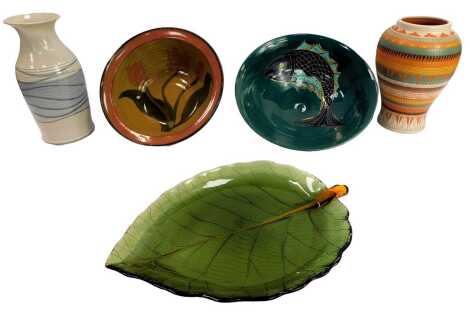 A Dynasty Gallery glass dish, of leaf form, 41cm wide, together with a group of studio pottery comprising bowl decorated with a fish, another decorated with tulips, etc. (a quantity)