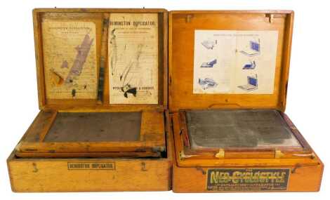 A Neo Cyclostyle duplication apparatus, in oak case, 40cm wide, together with a Remington duplicator.