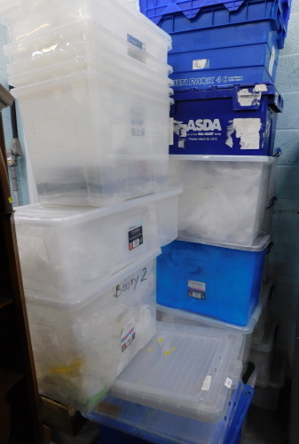 A large quantity of plastic storage boxes, Really Useful 64ltr storage boxes, etc. (a quantity)