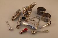 A collection of silver bijouterie