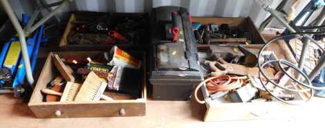 Various tools, including wall paper pasting brushes, a Curver tool box, saws, GTL plane, etc. (contents of under one table)