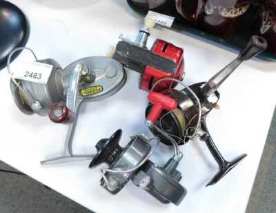 Four fishing reels, comprising a Flexon, Flip Line S-285, Diawa Z270RA, and a Viking F120. (4)