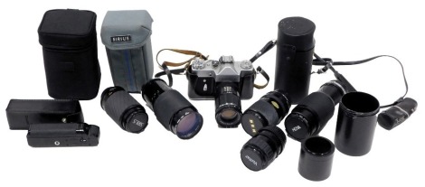 Various camera and optics, comprising a Zenit B, and lens, Vivotar MC1-3.5 lens, a Sirius lens, Sirius 1-4.5 lens, etc. (1 box)