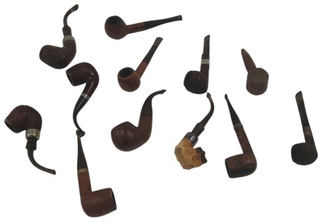 A group of various pipes, comprising silver collared, Murray frame, K&P, and others. (1 tray)