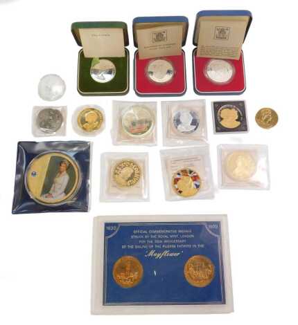 Collector's coins and crowns, comprising Elizabeth II 1977 Crown, The Bailiwick of Guernsey Royal Visit 1973 silver proof coin, various Westminster Collector's Crowns and packs, Royal Mint Mayflower commemorative medals, Princess Diana Pobjoy Mint sleeve,