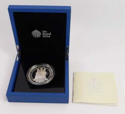 A Royal Mint Queen's Diamond Jubilee silver five ounce coin, in a presentation box. - 3