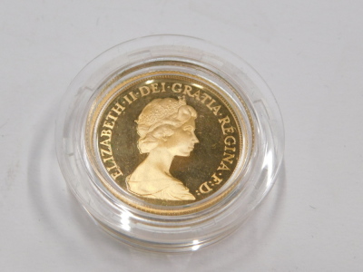 A 1980 proof gold sovereign, in green case. - 2