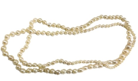 A string of graduated pearls, possibly natural, largest pearl 8mm diameter.