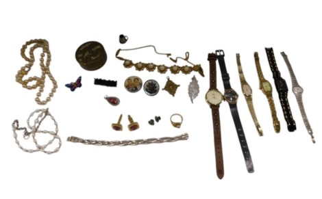 Silver and costume jewellery, including a baroque pearl necklace, dress wristwatches, brooches, etc.