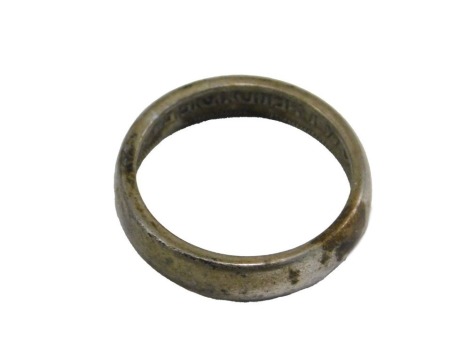 A World War II silver wedding band, formed from a two shilling coin 1944, size Q½.