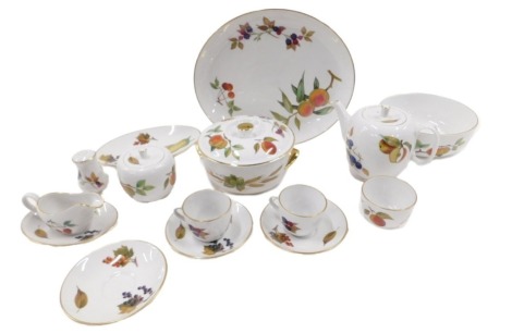 A quantity of Royal Worcester Evesham pattern oven to tableware, to include teapot, casserole, etc.