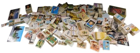 A large quantity of mainly tea and trade cards, to include some sets.