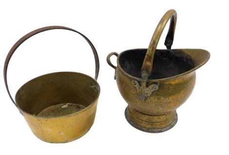 A brass preserve pan, 13cm high, together with a hammered brass coal scuttle.