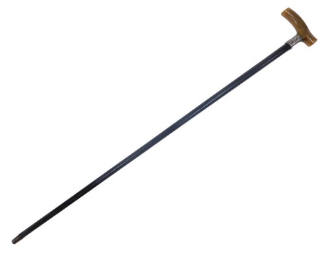 An ebonised walking stick, with silver collar and horn handle, 97cm long.