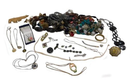 Costume jewellery, including necklaces, watches, beads. etc. NB. This lot will be sold for BBC Children In Need by guest novice auctioneers that have supported the BBC Bargain Hunt 2024 fund raising campaign. The full Hammer Price and Buyers Premium will