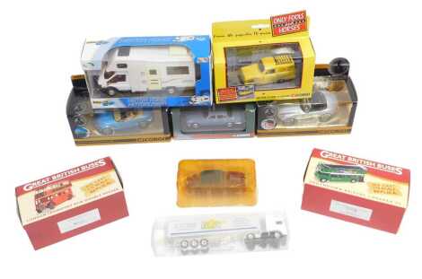 Corgi and other diecast, including Corgi CC4904 Golden Eye BMW Z3, CC05004 BMW Z8 The World is not Enough, Vanguards Jaguar XJ12 in lavender blue, Corgi 05201 Only Fools and Horses Reliant Regal Super Van, etc. (1 tray)