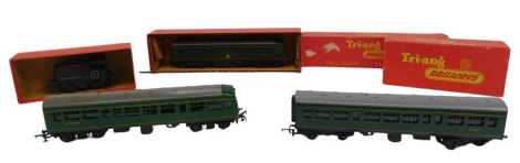 Tri-ang OO gauge locomotives, including R253 0-4-0 diesel Dock Authority shunter, in black livery, R158 diesel trailer cab, R334 diesel rail car centre unit, and R157 diesel power car. (4)