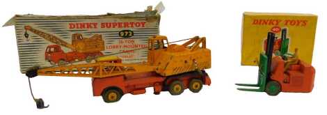 A Dinky Supertoys diecast 20-ton lorry mounted crane "Coles", 972, boxed, together with a Coventry Climax forklift truck, 401, boxed.