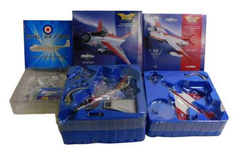 Corgi The Aviation Archive and Aviation 200 diecast planes, including AA32703 Hawker Hunter FGA9 XE601A and AEE Boscombe Down 1992, 49401 EE Lightning F1A 56 Squadron Firebirds 1962, and Royal Air Force AW660 Argosy, boxed. (3)