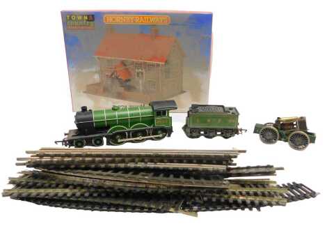 Hornby OO gauge locomotive and accessories, including an LNER class B12 locomotive 4-6-0, 8509 in LNER lined green, three rail track, and a Hornby Railways R278 The Bell Inn. (1 tray)