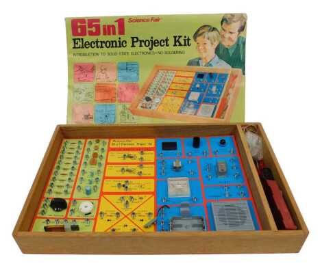 A Science Fair 65-in-1 electronic project kit, boxed, 28-250.