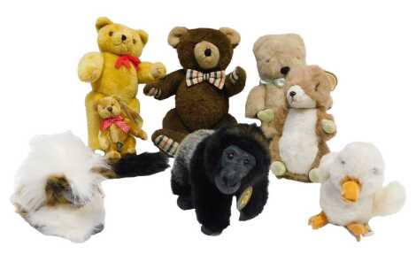 A group of soft toys, to include a Merrythought jointed bear, a Lefray blonde jointed Teddy bear, a Daks Simpson Group bear, etc. (1 box)