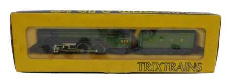 A Trix Trains OO gauge LNER class A2 locomotive AH Peppercorn, 4-6-2, 525 in LNER lined green, boxed.