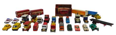 Matchbox playworn diecast, including Matchbox London buses, Matchbox Models of Yesteryear Y23 1922 AEC Omnibus, Matchbox Models of Yesteryear No.Y5 1907 Peugeot, Corgi van, Corgi Juniors Daimler fleet line bus, Corgi articulated truck, etc. (1 tray)