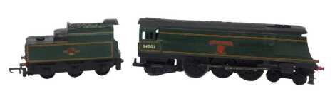 A Tri-ang OO gauge streamline Battle of Britain class locomotive Salisbury, 4-6-2, 34002, in BR lined green possibly repainted.