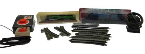 Tri-ang OO gauge track, a Tri-ang RP13 power unit, LNER Flying Scotsman static model, a Class A4 No. 4468 Mallard static model, etc. (1 box)