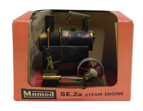 A Mamod SE.2A steam engine, boxed.