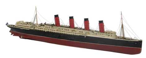 A scale model of the RMS Lusitania, 68cm wide.