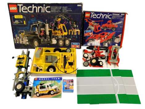 Various Lego Technics and other Lego, comprising universal 8064 part kit, boxed, Technic 8868 box, and various other wares. (a quantity)