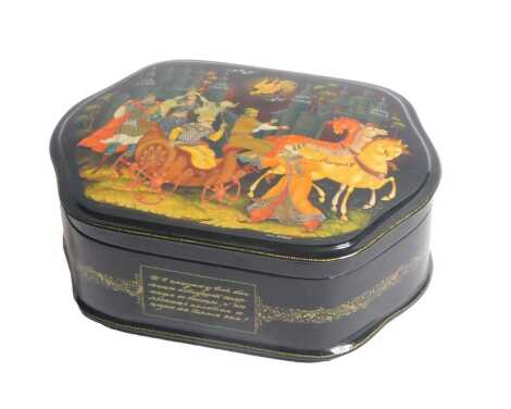 A modern Russian box and cover, the top decorated with buildings, figures and a chariot on a black ground, the hinged lid with a red interior, 20cm wide.