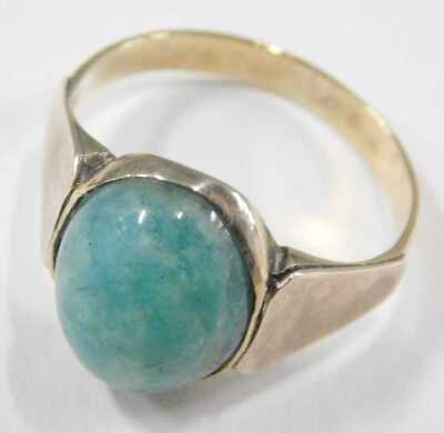 A 9ct gold and turquoise ring, size M½, 9ct gold and coral ring, in a circular design, size N, and a blue hard stone ring, set in yellow metal, unmarked, size H½, 8.2g all in. - 2