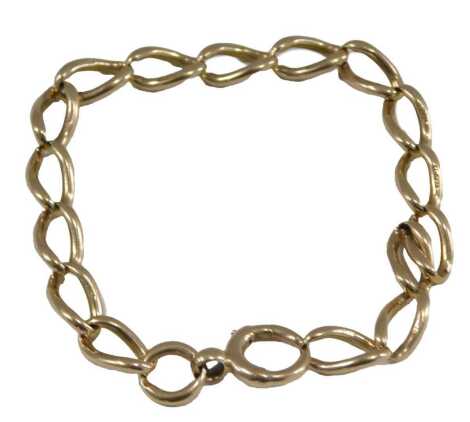 A twisted oval link bracelet, on a bolt ring clasp, stamped 15ct, 15.1g.