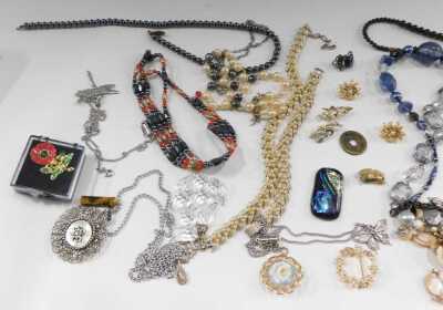 A group of costume jewellery, including necklaces, beads, tartan bracelet, clip earrings, brooches, and pewter pendants on chains. - 2