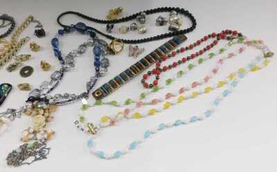 A group of costume jewellery, including necklaces, beads, tartan bracelet, clip earrings, brooches, and pewter pendants on chains. - 3