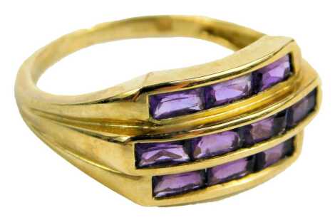 A 9ct gold and amethyst dress ring, size M/N, 3.6g.