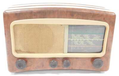 A Cossor Melody Maker faux walnut brown bakelite valve radio, model 501, 40.5cm wide. - 2