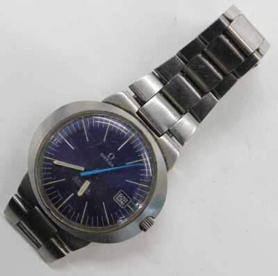 A 1970s Omega stainless steel dynamic wristwatch, circular blue dial, with batons, centre seconds, date aperture, in an oval casing, on a bracelet strap. Upon initial inspection, the watch is ticking but not bench tested. Scratches to the glass, general s - 2