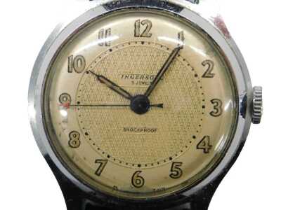 An Ingersoll gentleman's stainless steel cased wristwatch, circular champagne dial bearing Arabic numerals, centre seconds, on a leather strap, cased.