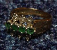 A 9ct gold cluster ring