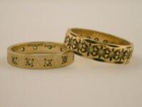 Two 9ct gold wedding bands