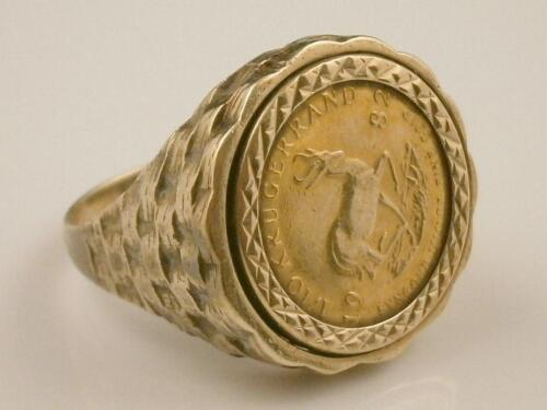 A 9ct signet ring