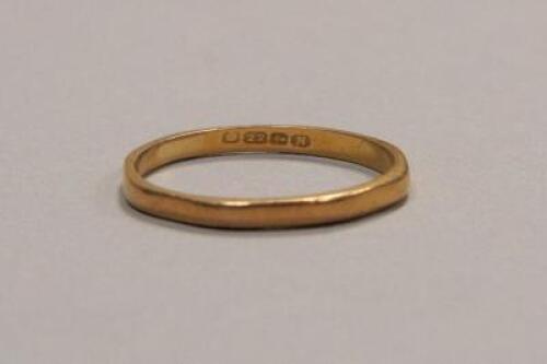 A 22ct gold wedding band